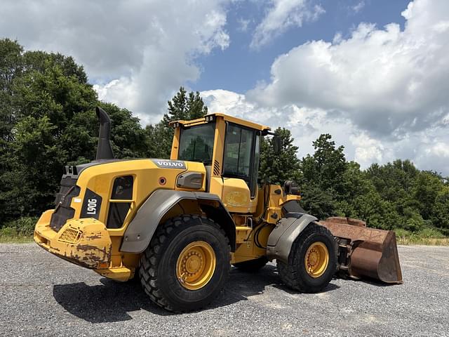 Image of Volvo L90G equipment image 4