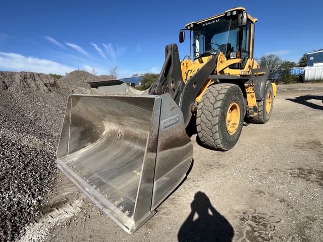 Image of Volvo L90G equipment image 4