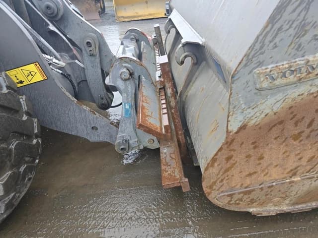 Image of Volvo L90G equipment image 4