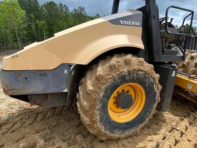 Image of Volvo SD115 equipment image 1