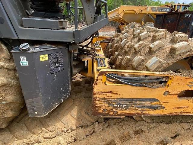 Image of Volvo SD115 equipment image 4