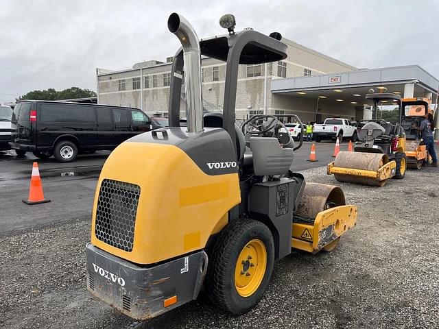 Image of Volvo SD25D equipment image 2