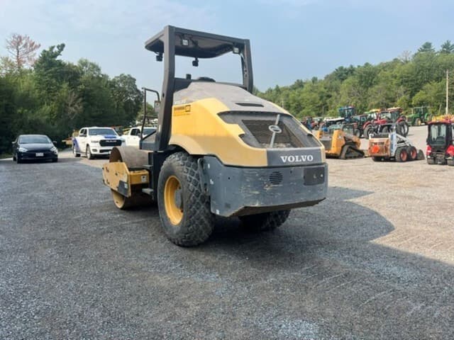 Image of Volvo SD75 equipment image 4