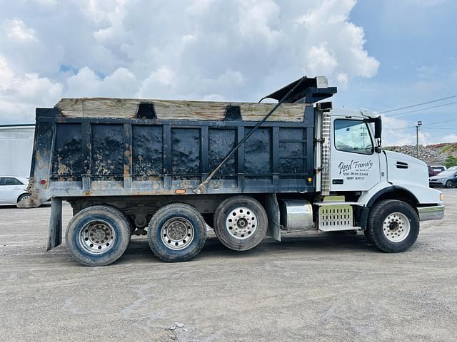 Image of Volvo VHD equipment image 3