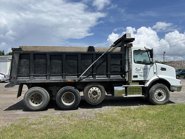 Image of Volvo VHD equipment image 3