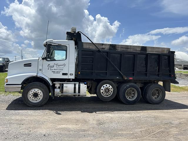 Image of Volvo VHD equipment image 1