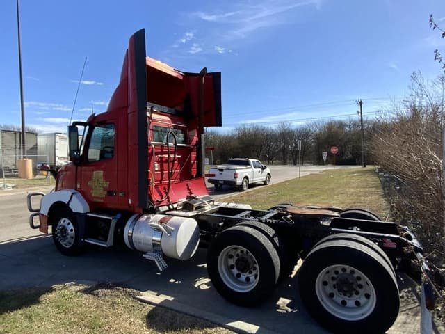 Image of Volvo VNL equipment image 2
