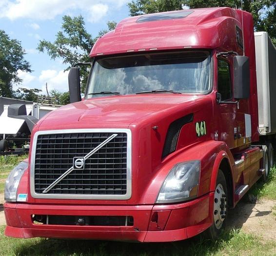 Image of Volvo VNL64T Primary image