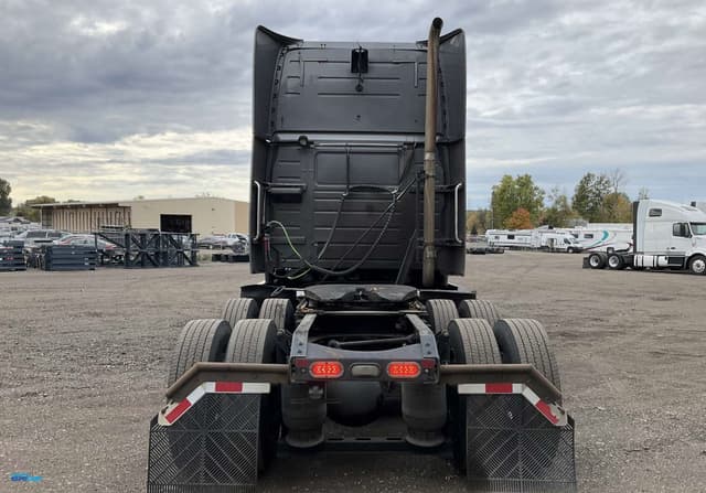 Image of Volvo VNL equipment image 3