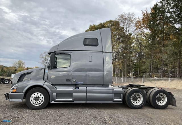 Image of Volvo VNL equipment image 1
