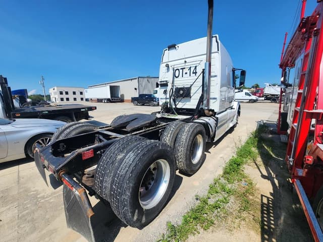 Image of Volvo VNL equipment image 4