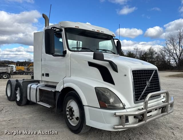 Image of Volvo VNL equipment image 2