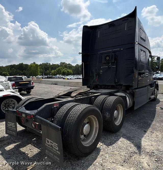 Image of Volvo VNL equipment image 4