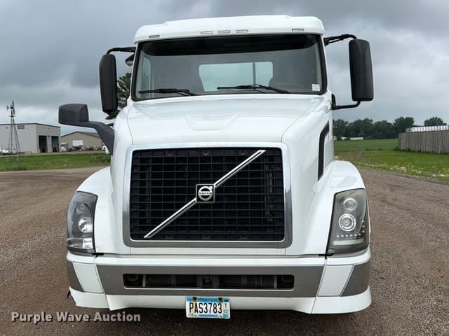 Image of Volvo VNL equipment image 1