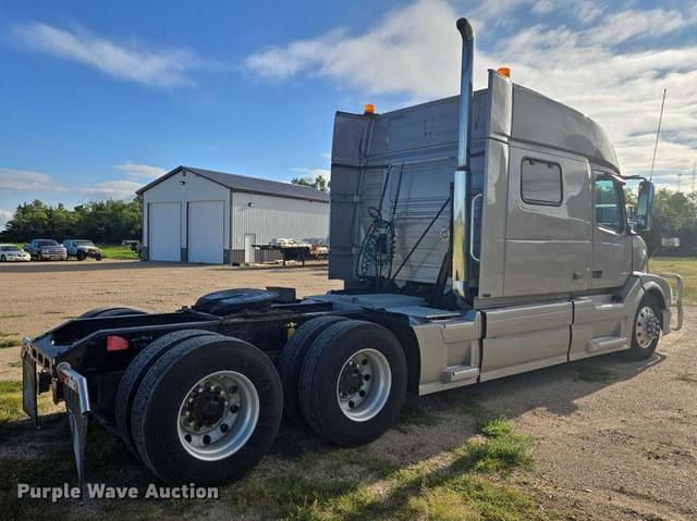 Image of Volvo VNL equipment image 4