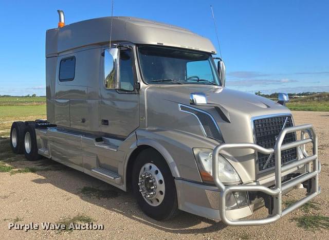 Image of Volvo VNL equipment image 2