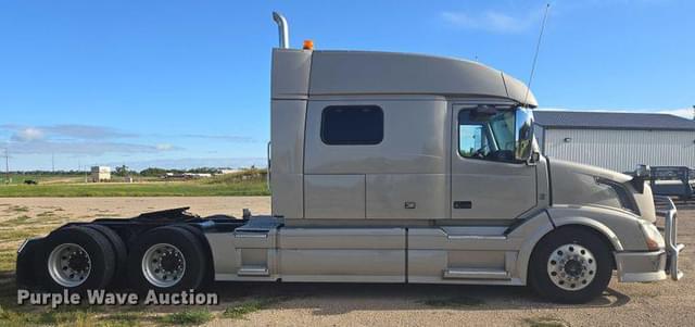 Image of Volvo VNL equipment image 3