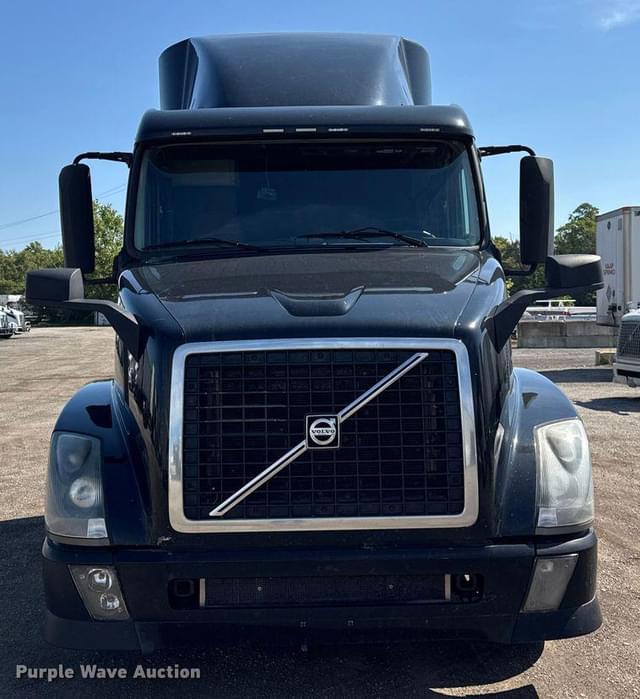 Image of Volvo VNL equipment image 1