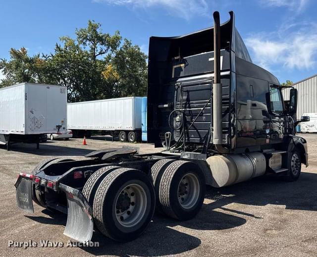 Image of Volvo VNL equipment image 4