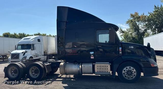 Image of Volvo VNL equipment image 3