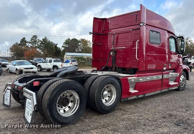 Image of Volvo VNL equipment image 4