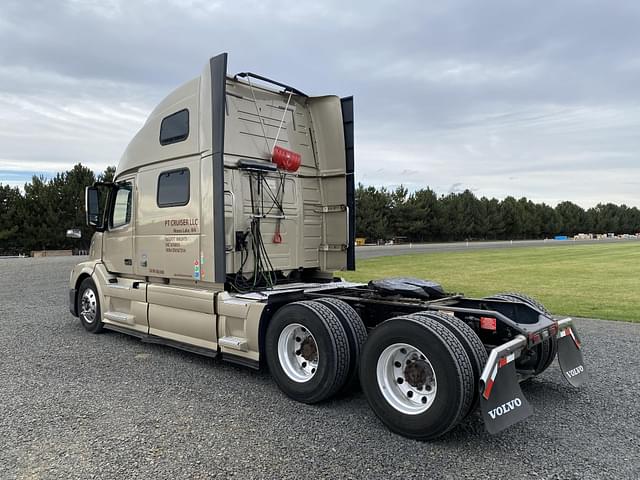 Image of Volvo VNL equipment image 3