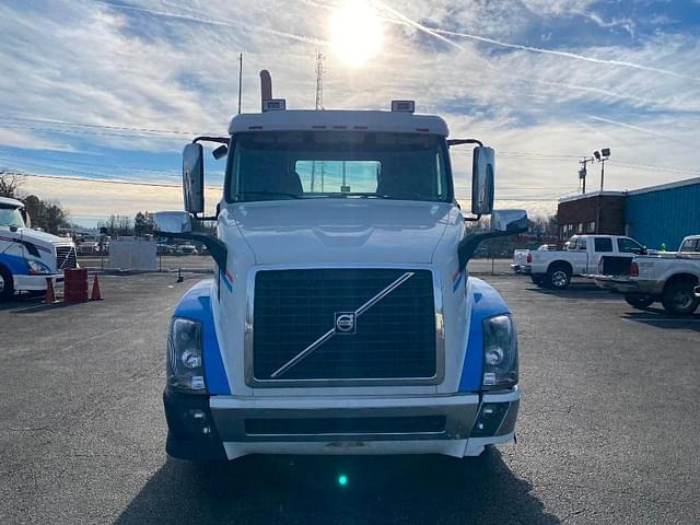 Image of Volvo VNL equipment image 1