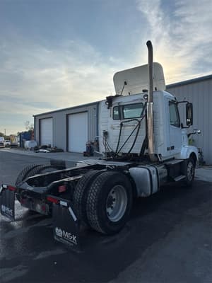 2014 Volvo VNL42T300 Image