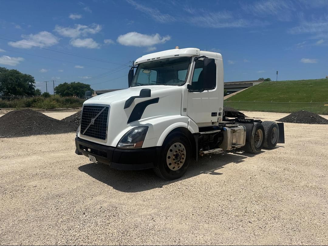 Image of Volvo VNL64T300 Primary image
