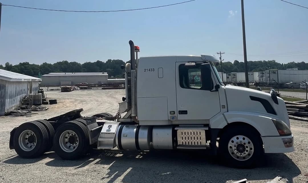 Image of Volvo VNL64T430 Primary image