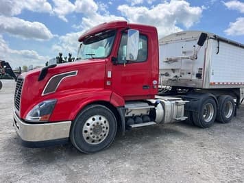Main image Volvo VNL64T670