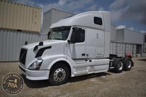 2014 Volvo VNL64T670 Image