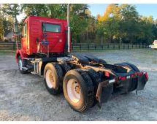 Image of Volvo VNM equipment image 2