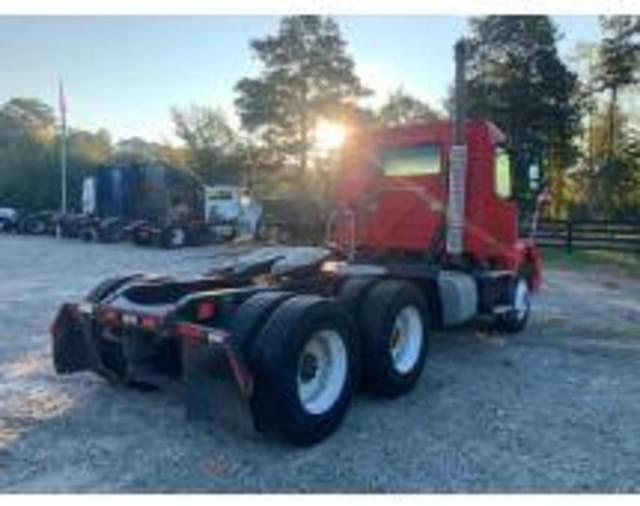 Image of Volvo VNM equipment image 4