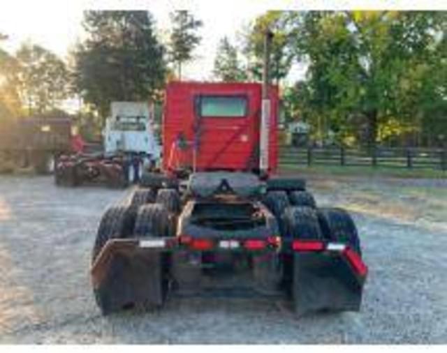 Image of Volvo VNM equipment image 3