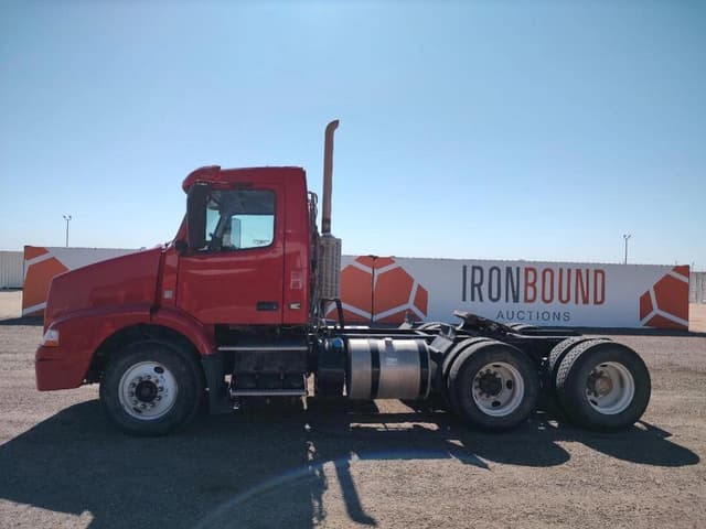 Image of Volvo VNM equipment image 1