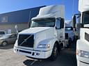 2014 Volvo VNM64T200 Image