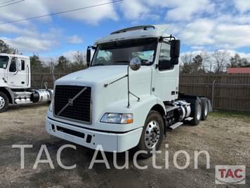 Main image Volvo VNM64T200
