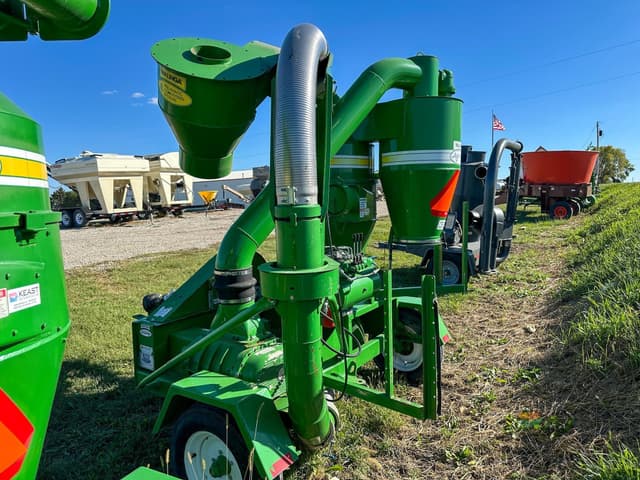 Image of Walinga Agri-Vac 7614 equipment image 4