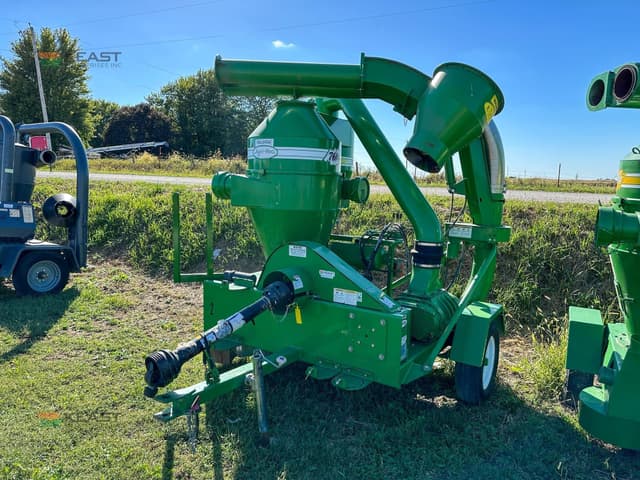 Image of Walinga Agri-Vac 7614 equipment image 2