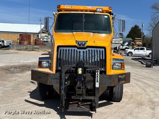 Image of Western Star 4700 equipment image 1