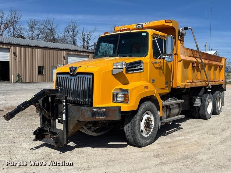 2014 Western Star 4700 Equipment Image0