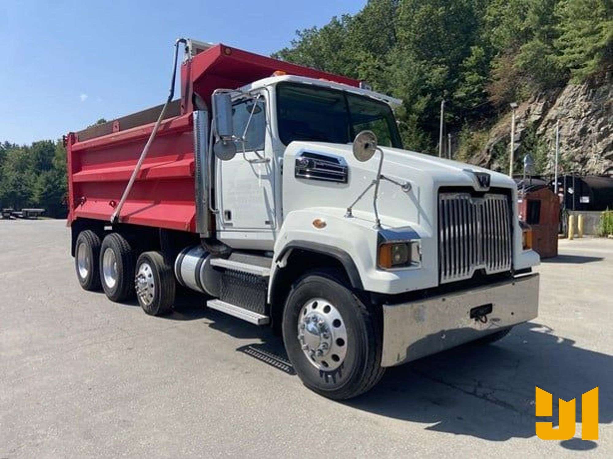 2014 Western Star 4700 Equipment Image0