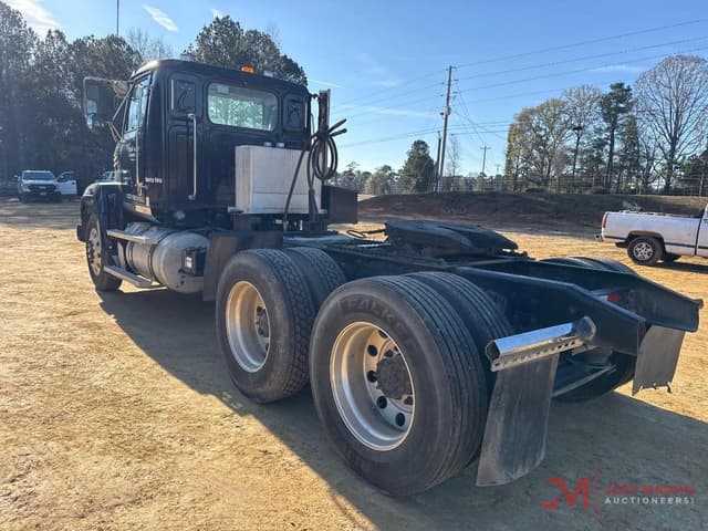 Image of Western Star 4700SF equipment image 3