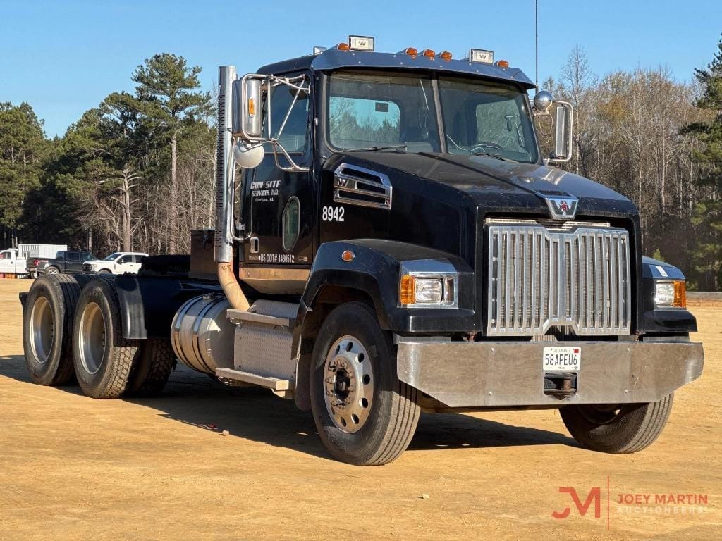 2014 Western Star 4700SF Equipment Image0