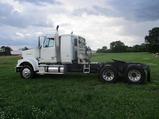 Image of Western Star 4900 equipment image 4