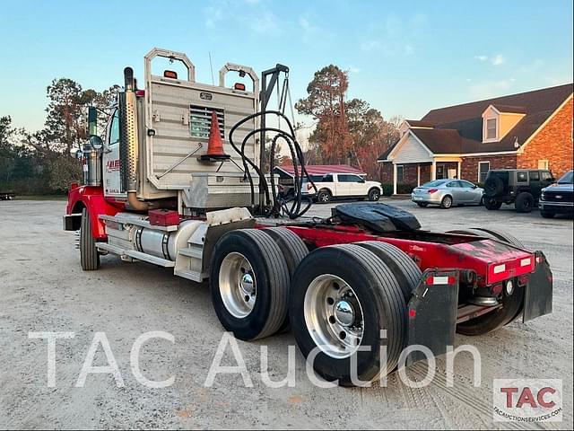Image of Western Star 4900 equipment image 2