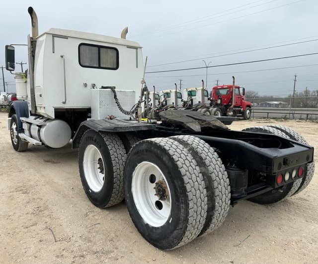 Image of Western Star 4900 equipment image 3