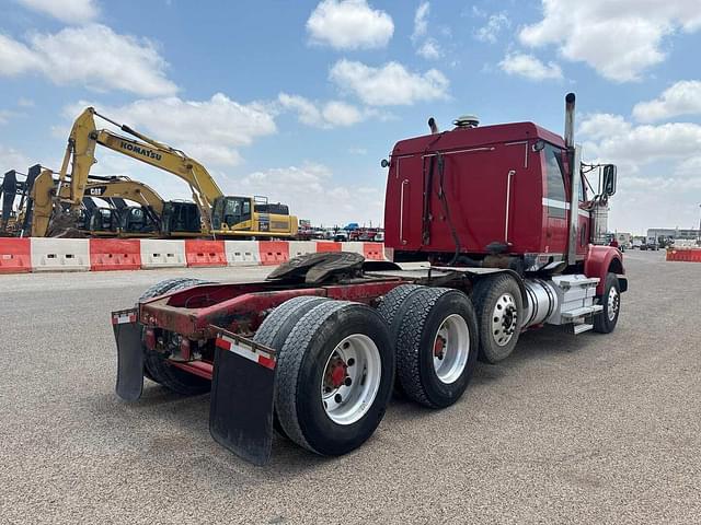 Image of Western Star 4900 equipment image 2