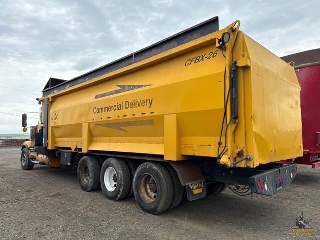 Image of Western Star 4900 equipment image 1
